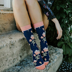 Zauberhafte Socken mit Rosenmuster
